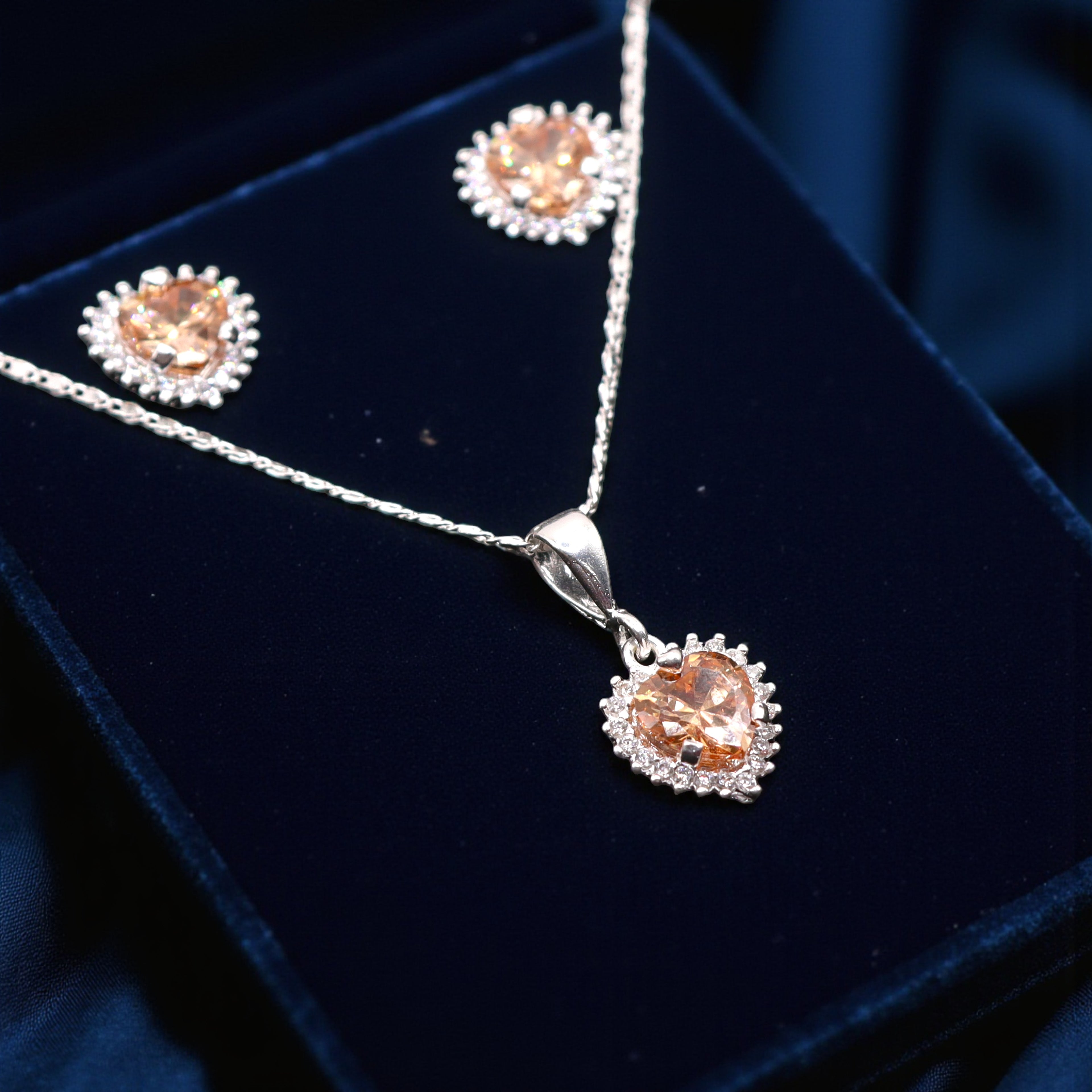 Aretes C/ Cadena Dije Corazón Naranja en Plata .925