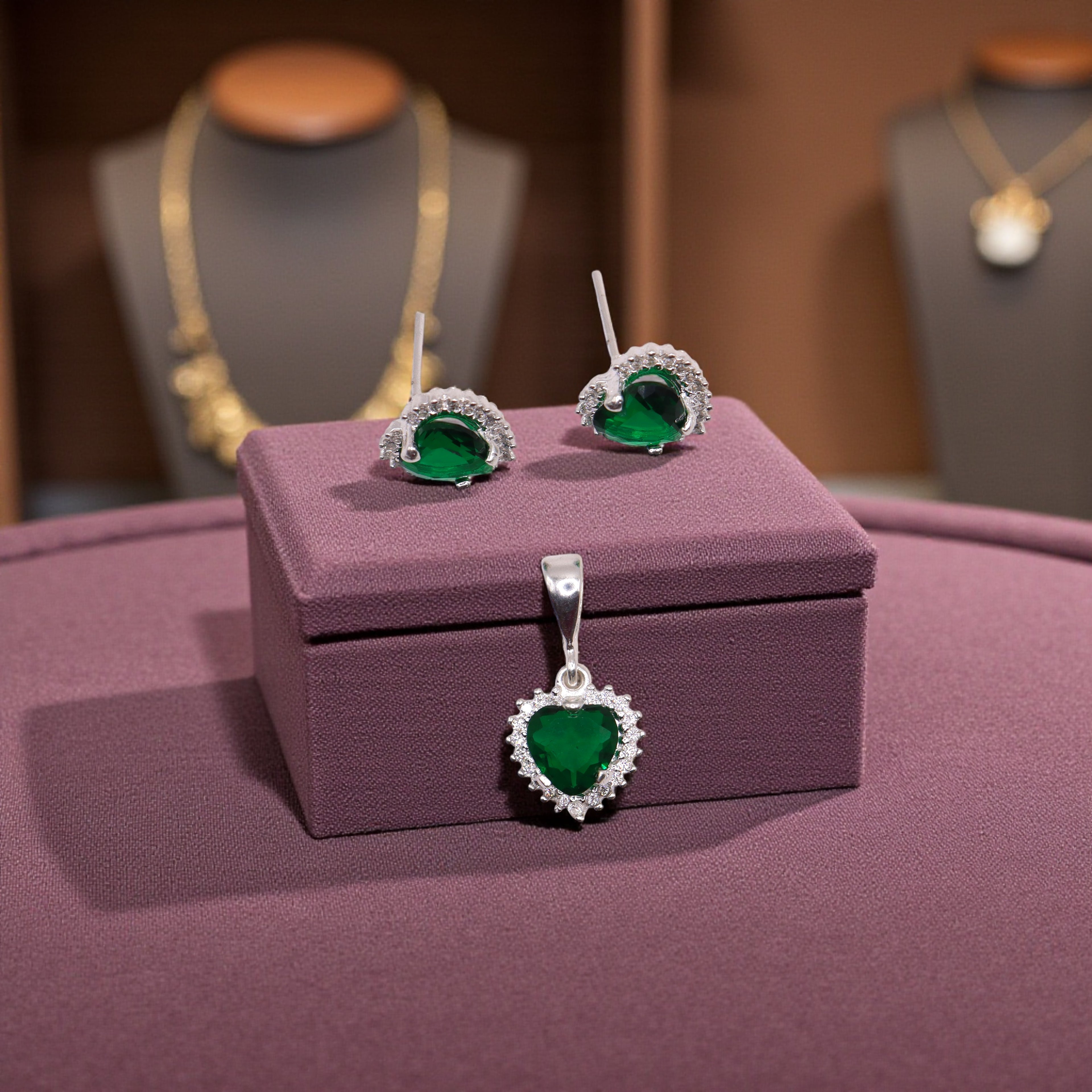 Aretes C/ Cadena Dije Corazón Verde en Plata .925