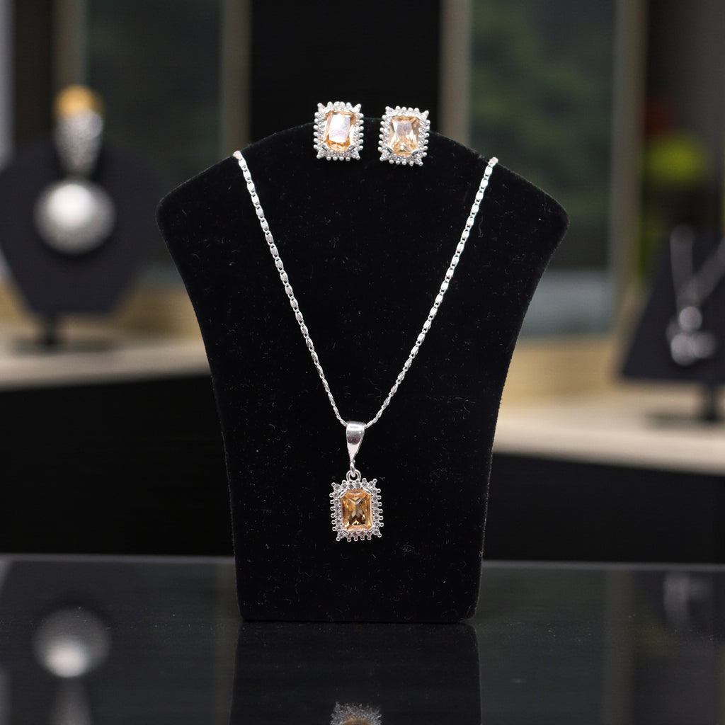 Aretes C/ Cadena Dije Cuadro Naranja en Plata .925