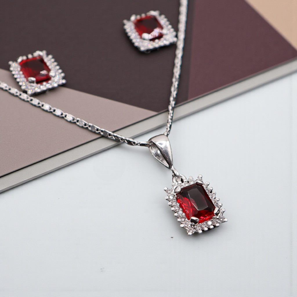 Aretes C/ Cadena Dije Cuadro Rojo en Plata .925