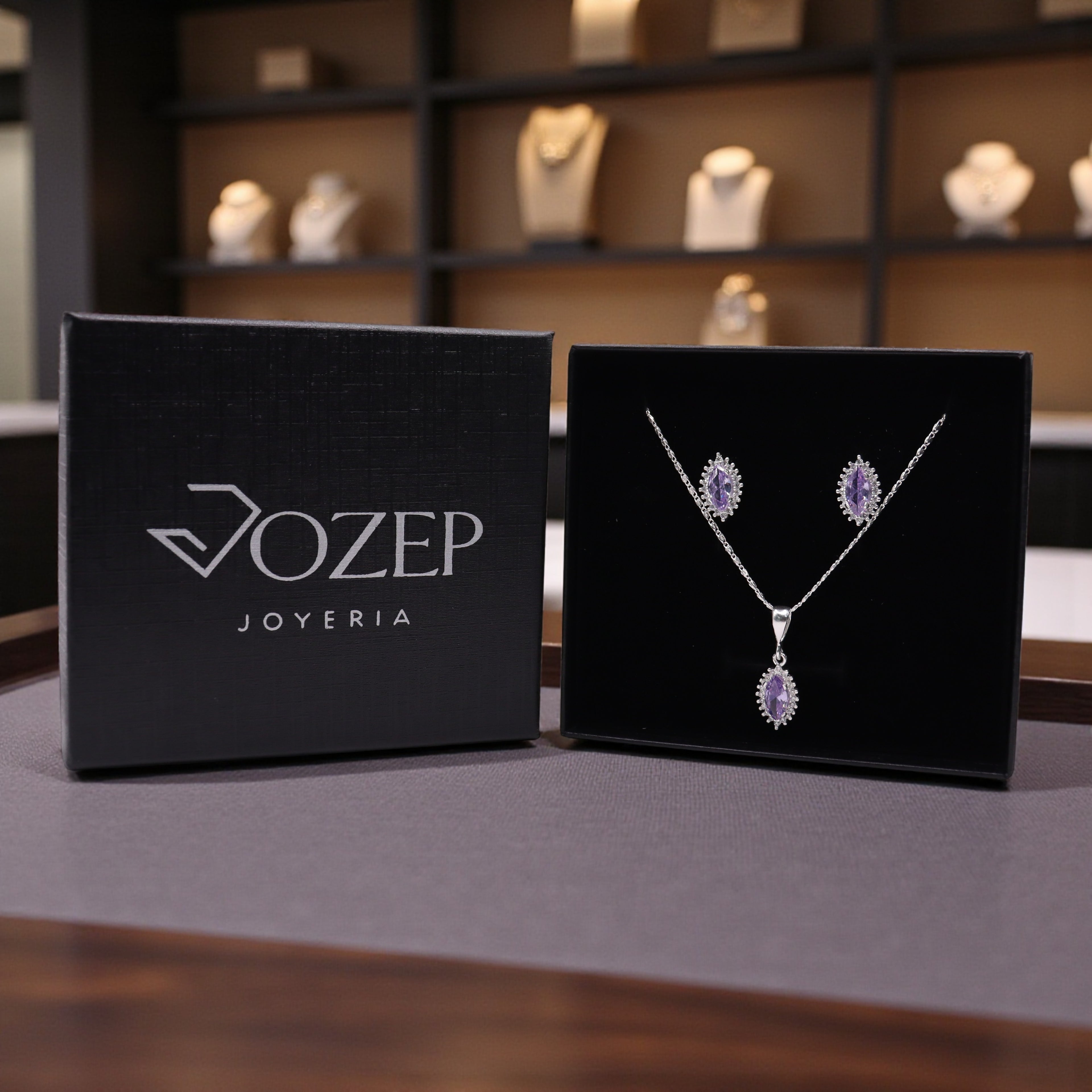 Aretes C/ Cadena Dije Gota Morada en Plata .925