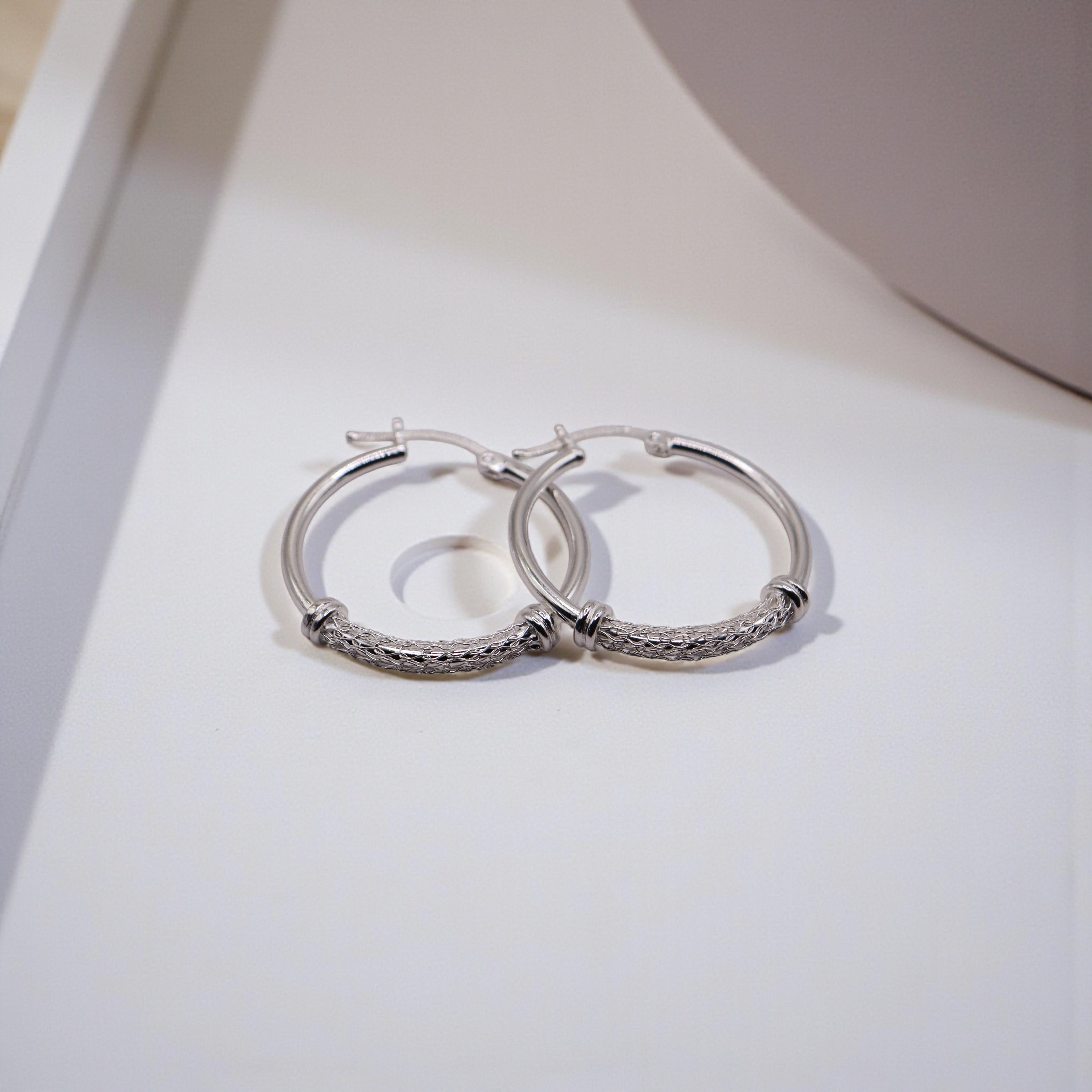 Aretes Arracada Con Malla En Plata .925