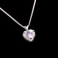 Dije Corazón Con Piedra Blanca En Plata .925