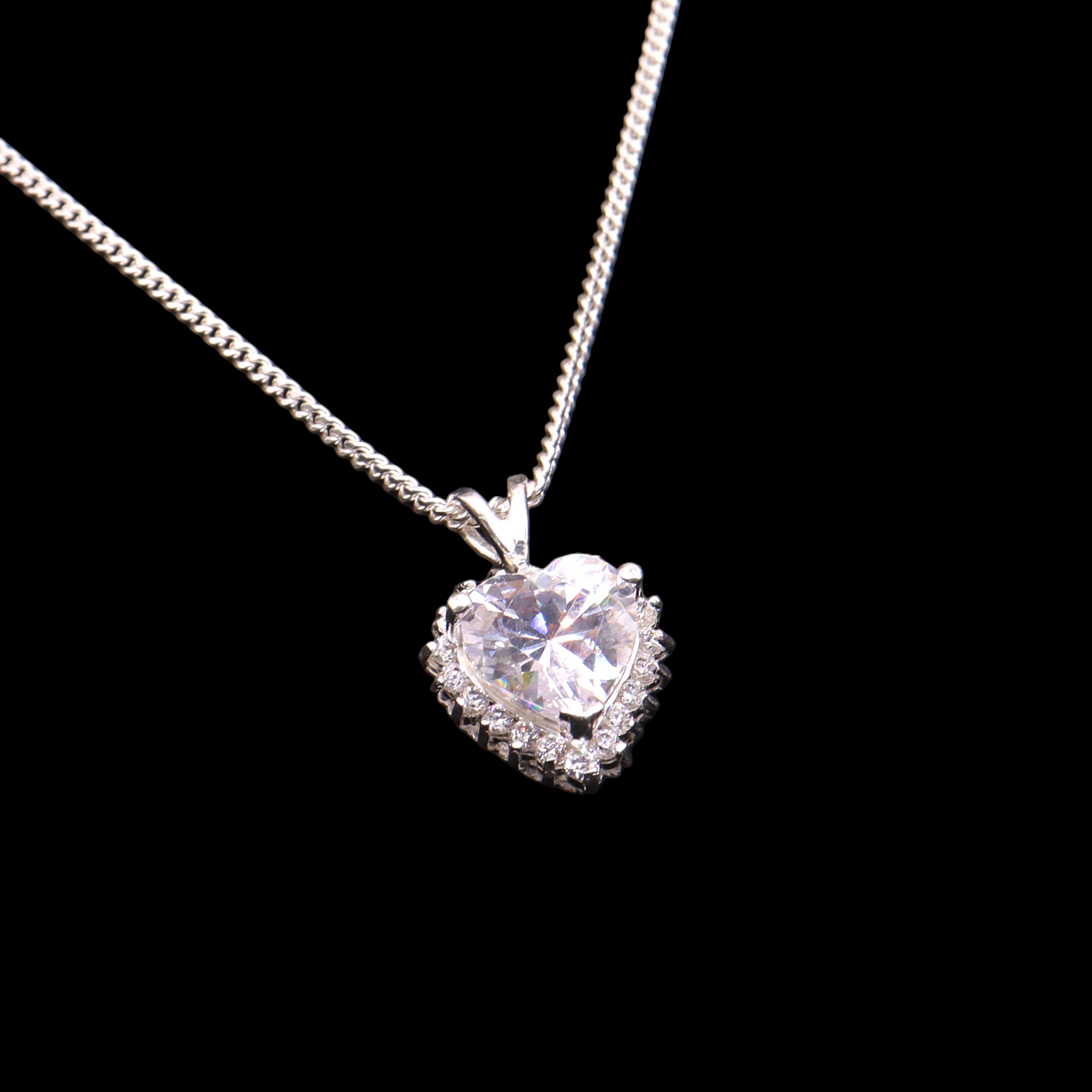 Dije Corazón Con Piedra Blanca En Plata .925