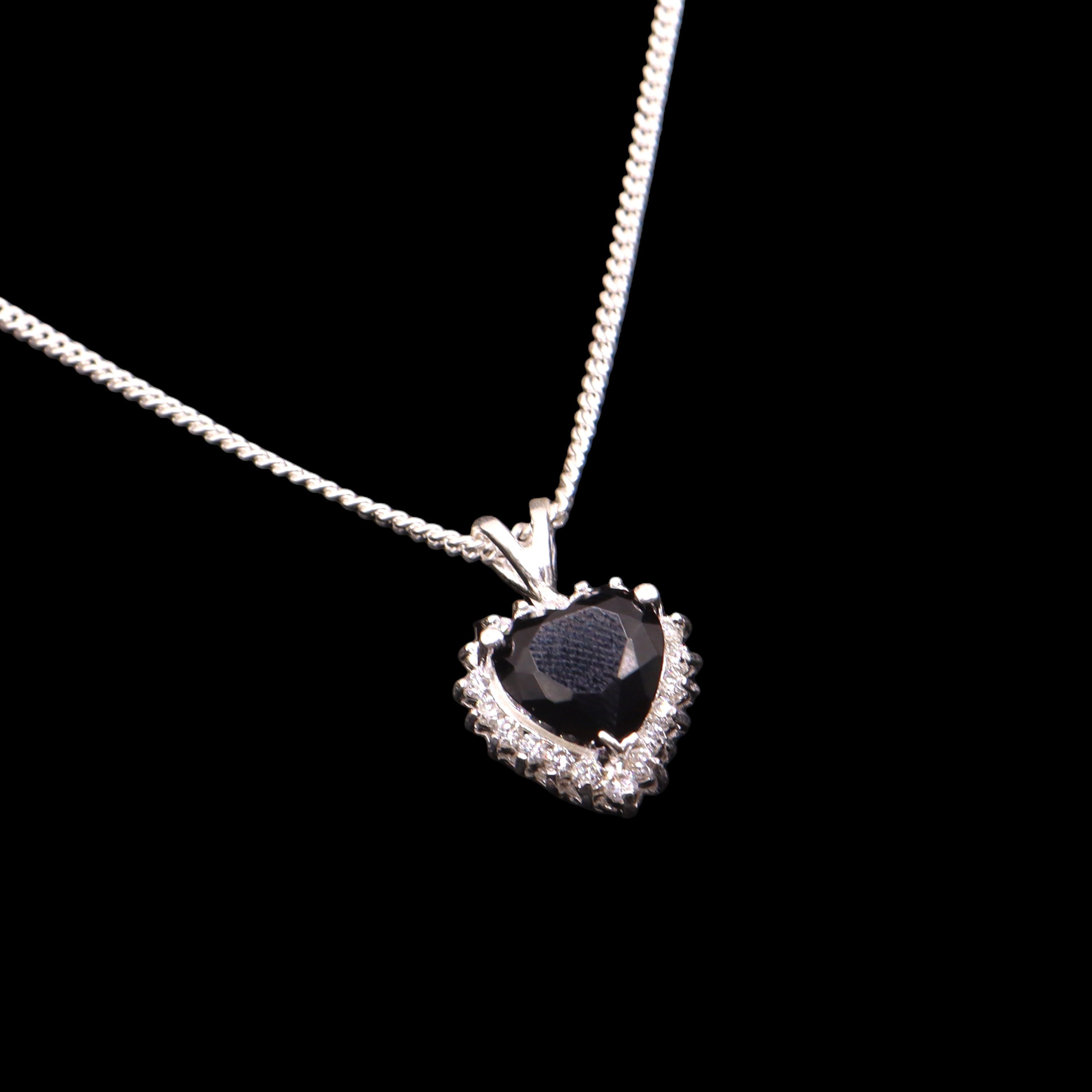 Dije Corazón Con Piedra Negro En Plata .925