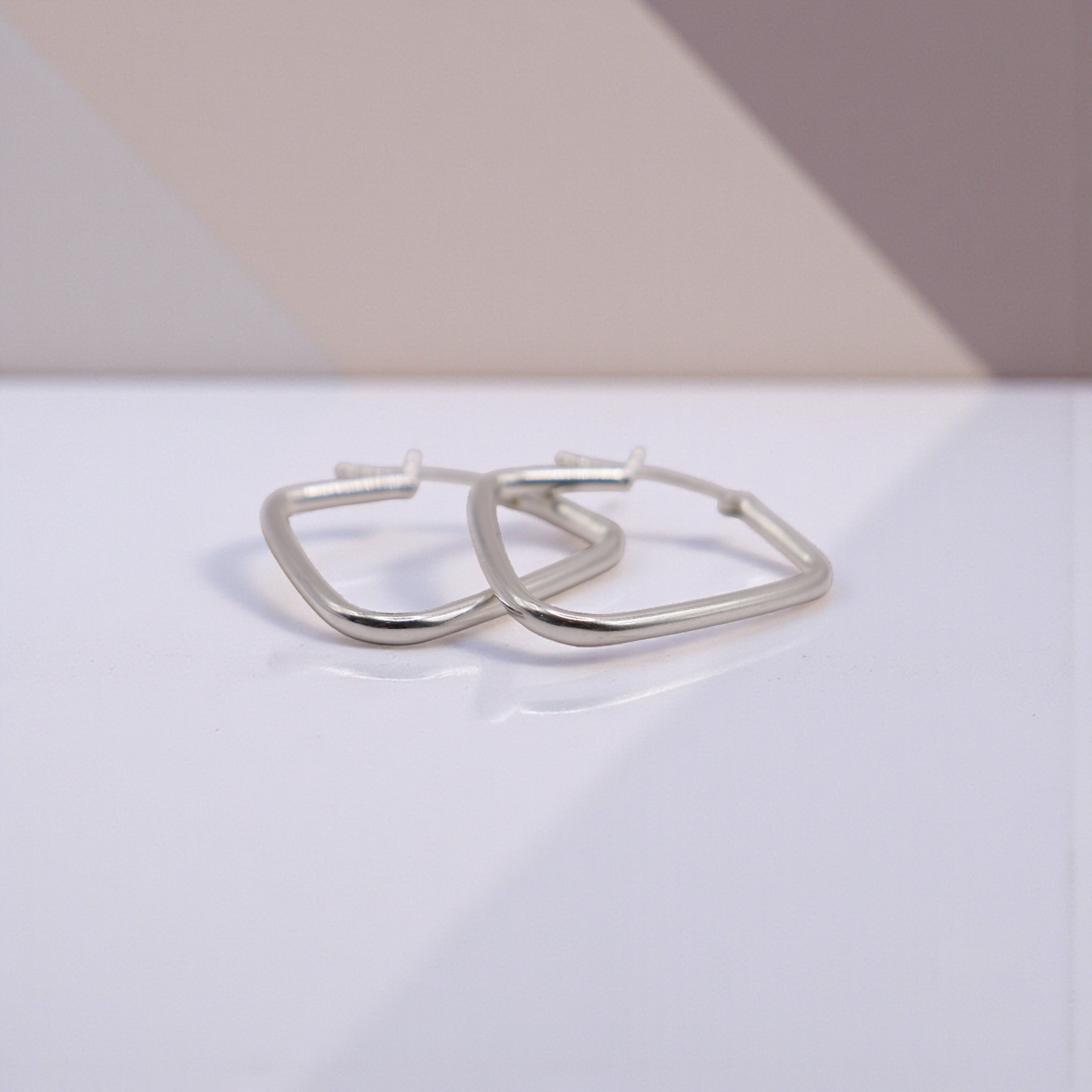 Aretes Tipo Arracada Rombo En Plata .925