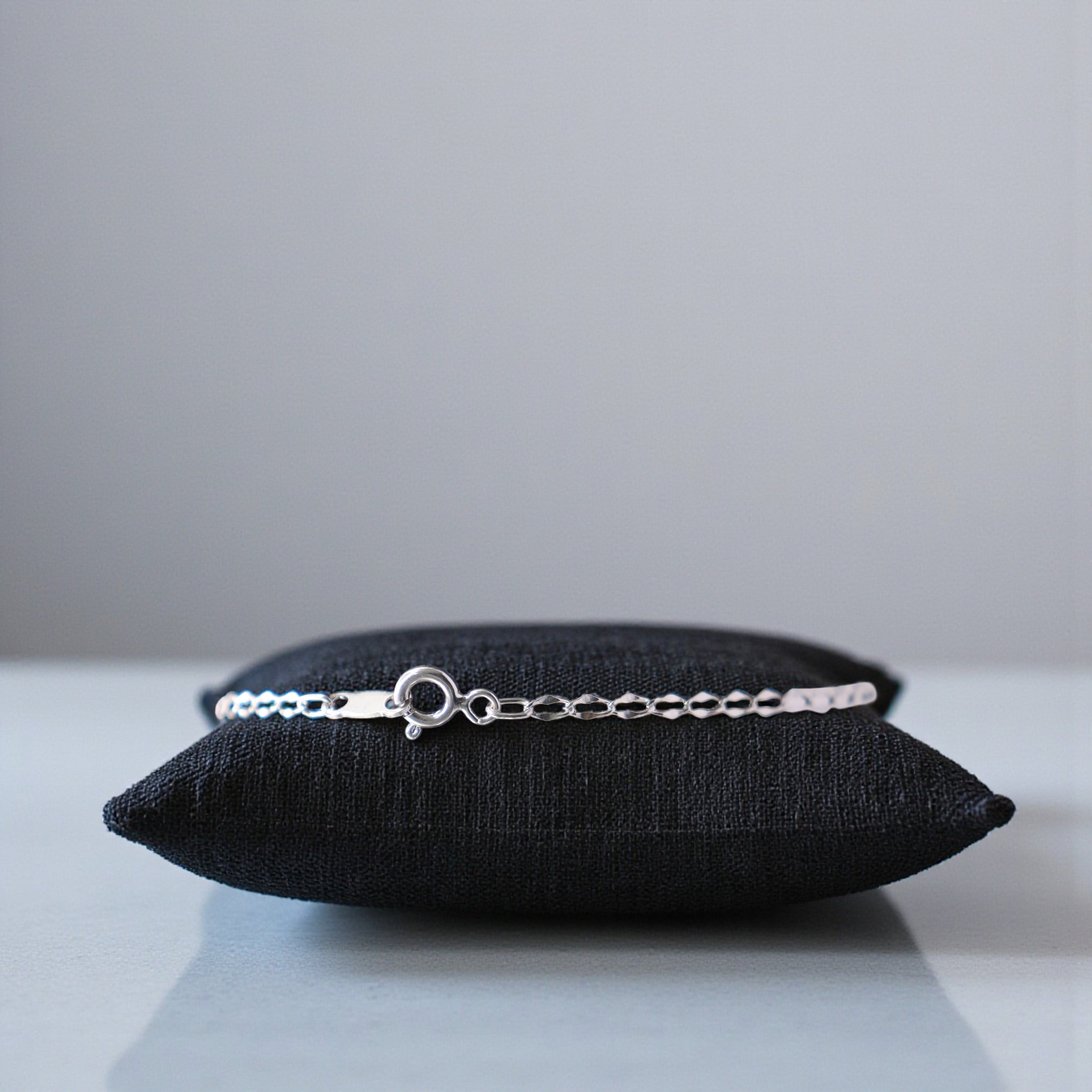 Pulsera Figaro Forjado Plata .925  18 Cm