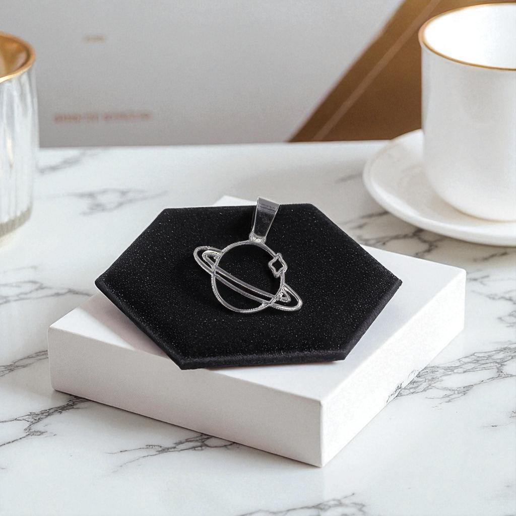 Dije De Planeta + Cadena De Plata .925