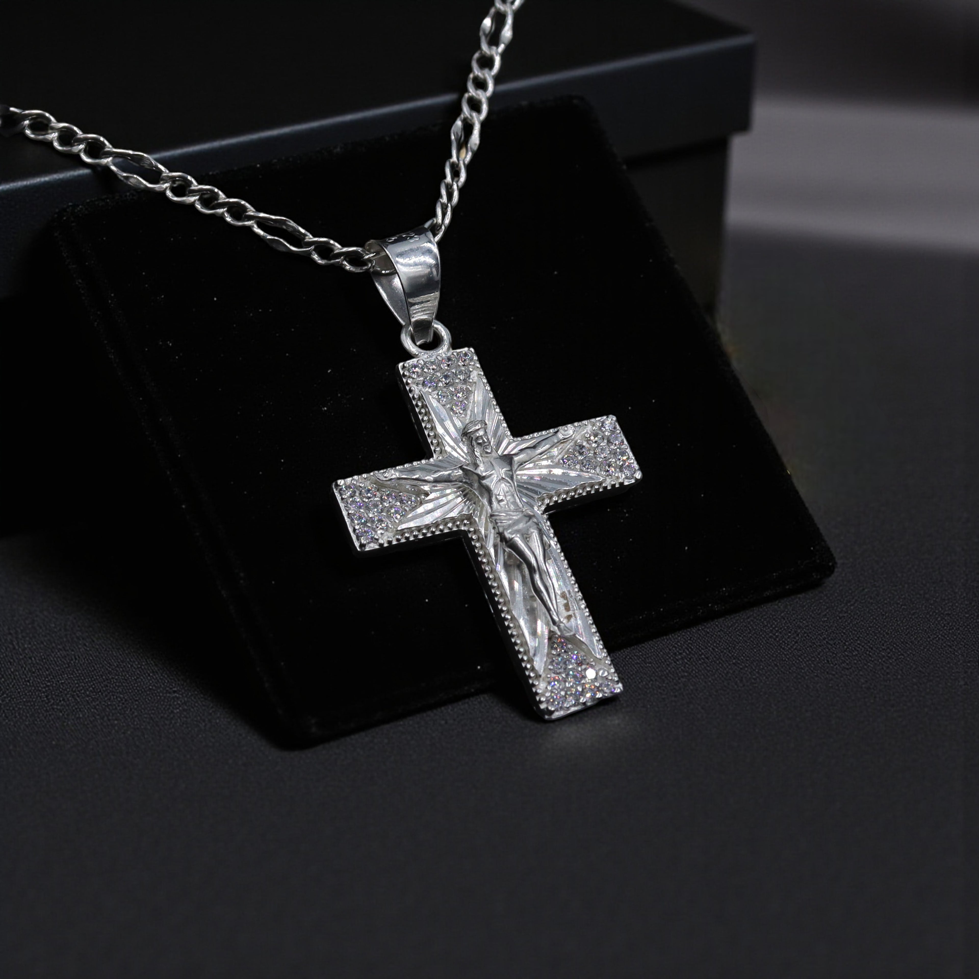 Dije De Cruz Con Lineas Y Circonias + Cadena Plata .925
