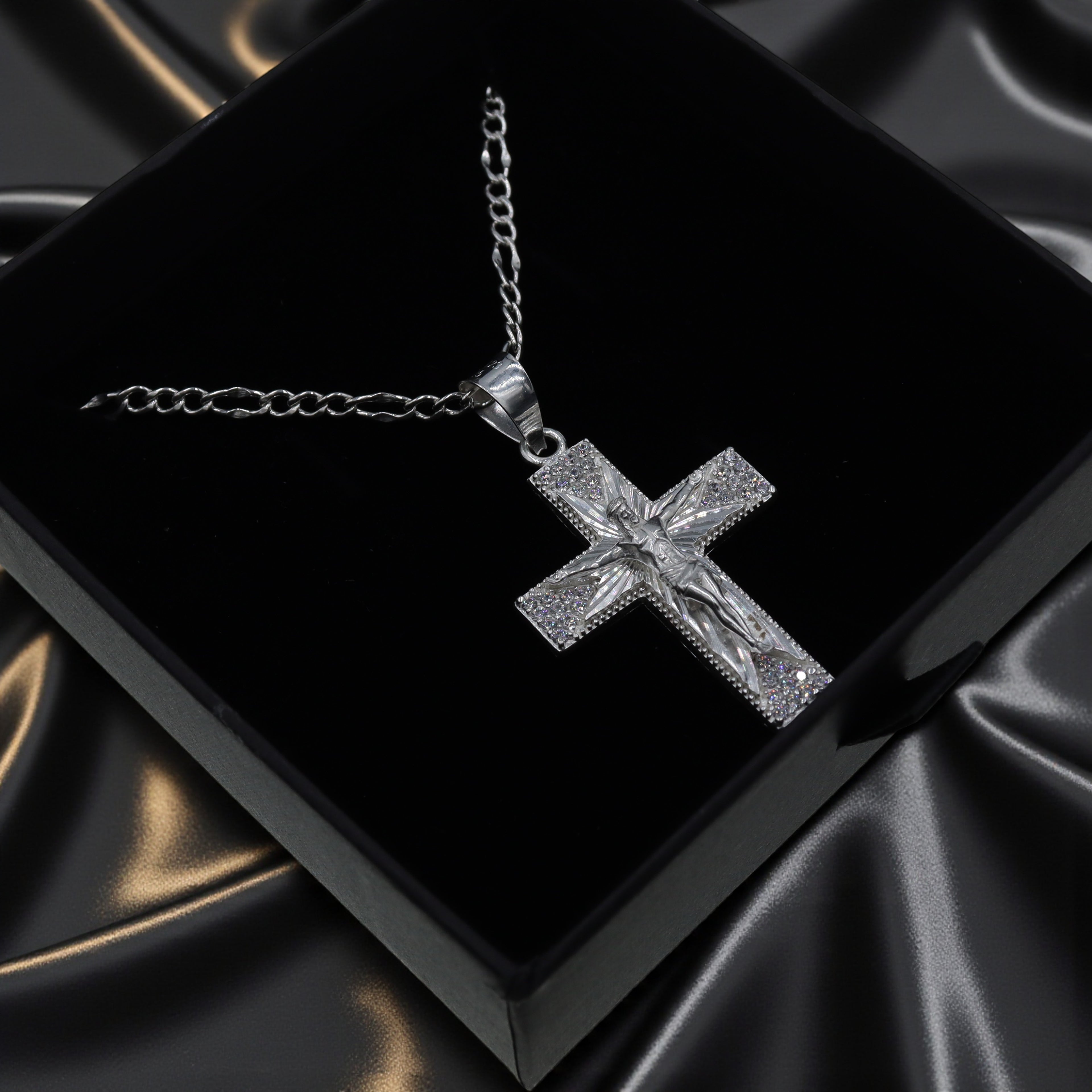 Dije De Cruz Con Lineas Y Circonias + Cadena Plata .925