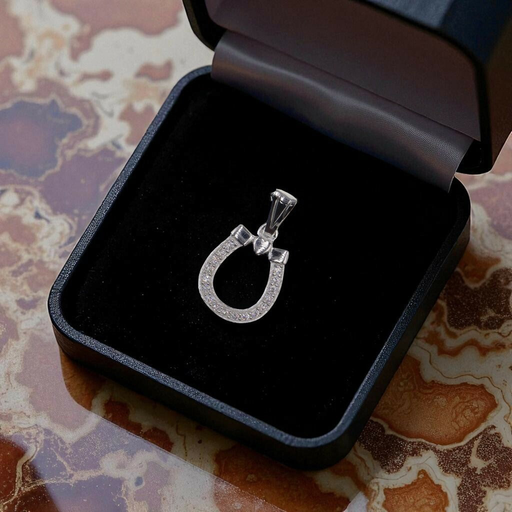 Dije Herradura Blanca + Cadena en Plata .925