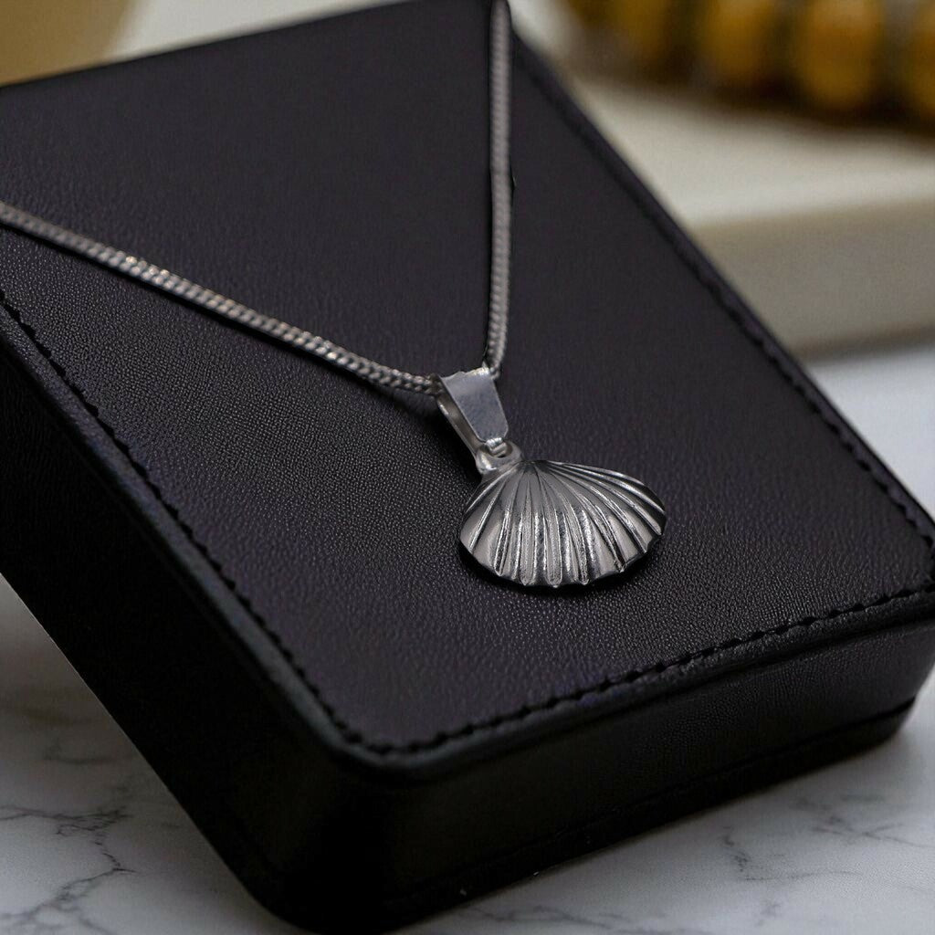 Dije De Concha + Cadena En Plata .925