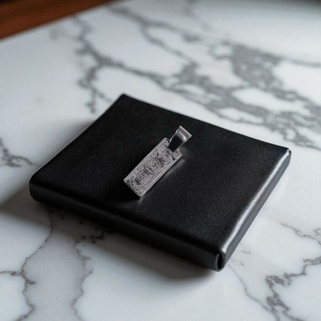 Dije De Dolar Chico + Cadena En Plata .925