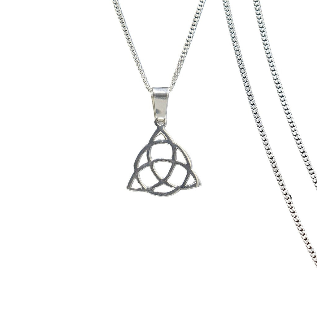 Dije De Triqueta + Cadena En Plata .925