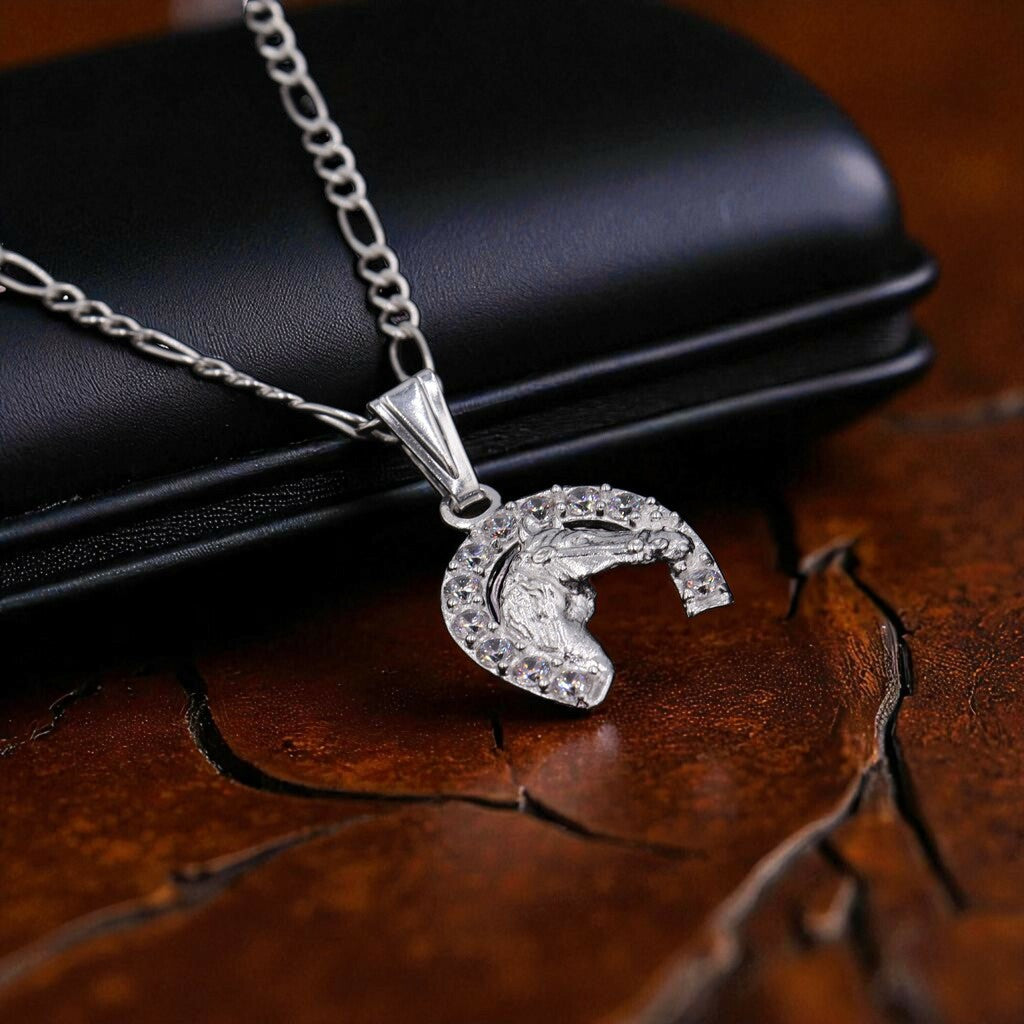 Dije Caballo Herradura Blanca + Cadena en Plata .925